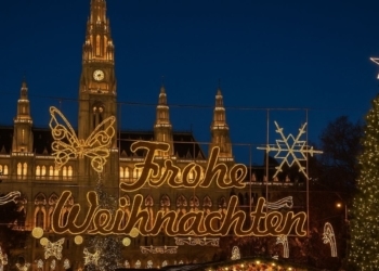 Ταξίδι στη στολισμένη Βιέννη: 4 μέρες από 247€ (αεροπορικά και διαμονή)