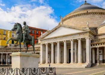 Ταξίδι στη Νάπολη: 4 μέρες από 149€ (αεροπορικά και διαμονή)